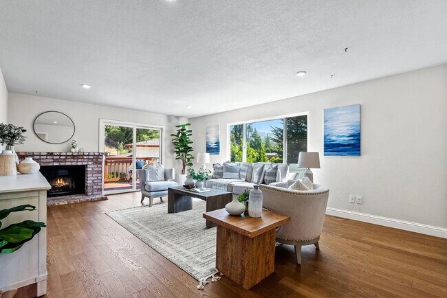 Building Photo - Beautiful Aptos House for Rent