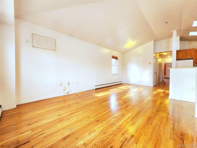 Foto del edificio - 1516 Jarvis Ave