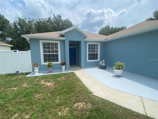 Building Photo - 302 Bluff Pass Dr