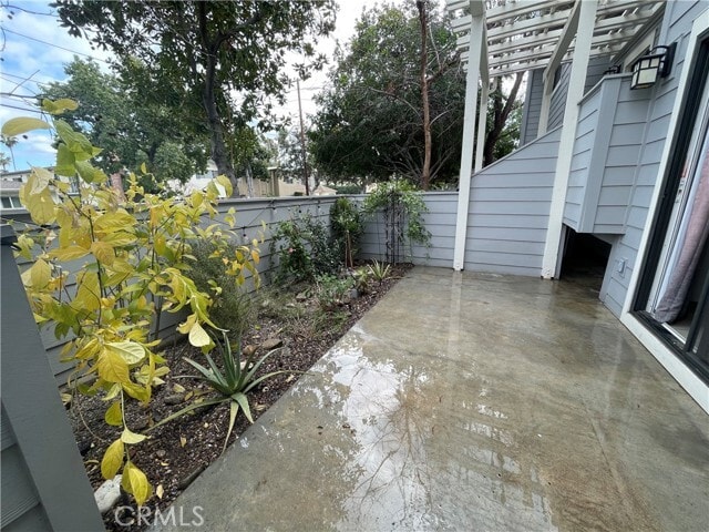 Building Photo - 883 Magnolia Ave