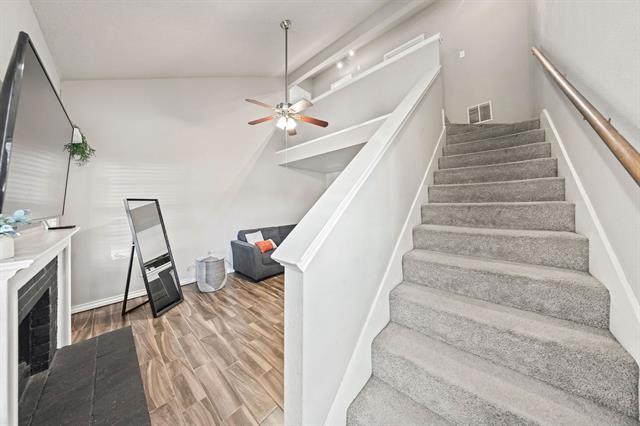 Foto del edificio - 216 Cutting Horse Ln