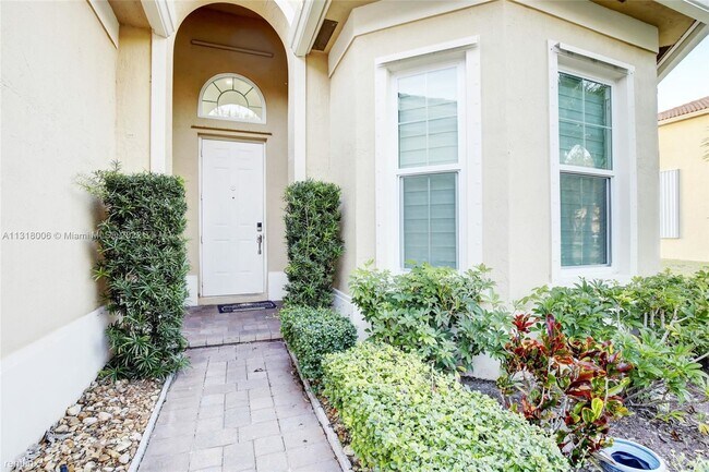 Building Photo - 5 br, 3 bath House - 2236 NE 41st Ave # 2236