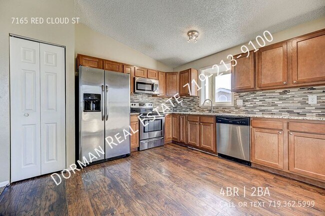 Building Photo - Beautiful tri-level 4 bedroom