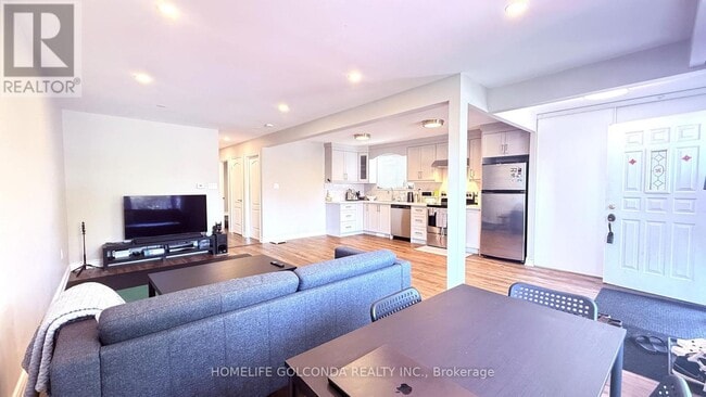 Building Photo - 30 HEATHERSIDE MAIN FL Dr