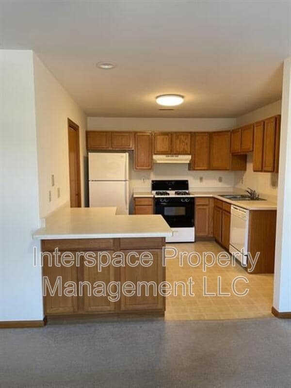 Primary Photo - 160 Liberty Ln