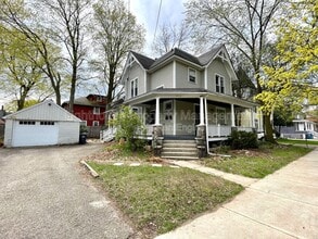 Building Photo - 213 W Vine St