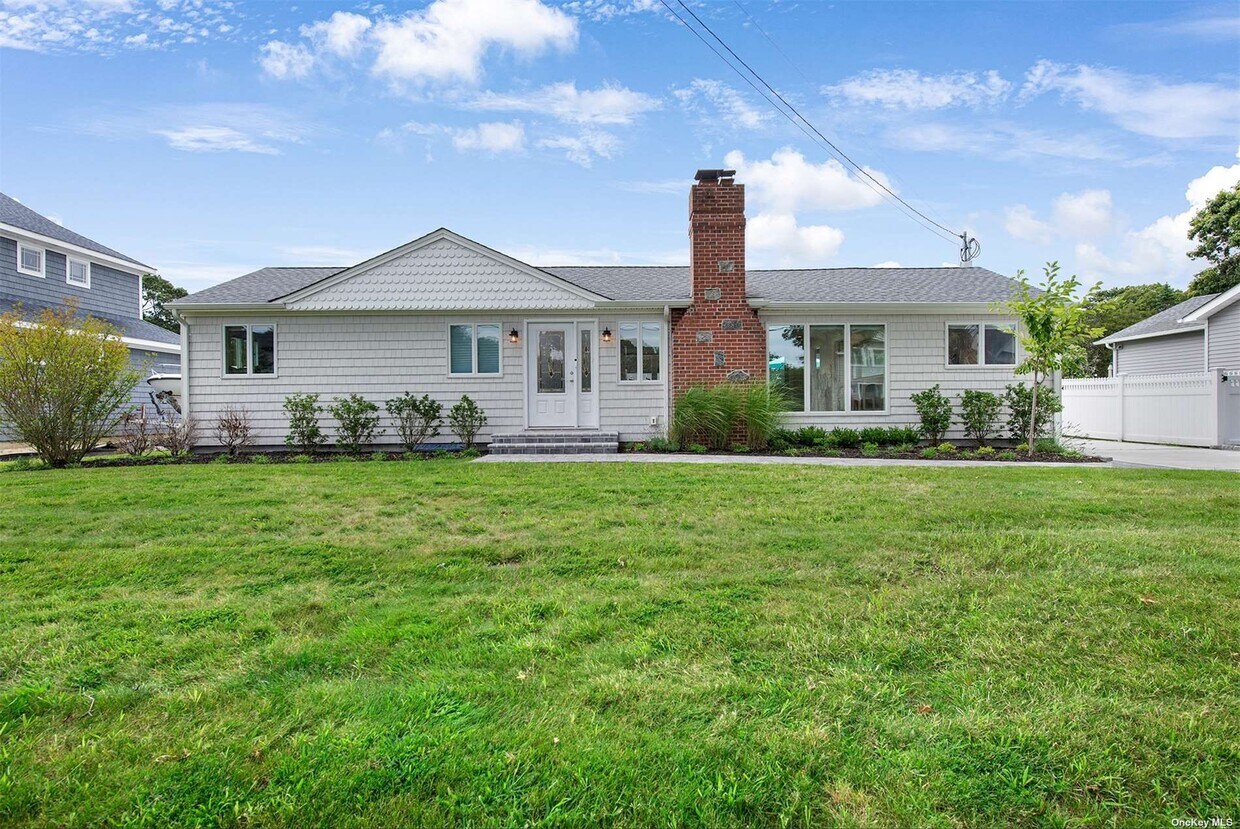 Primary Photo - 6 Tarpon Rd
