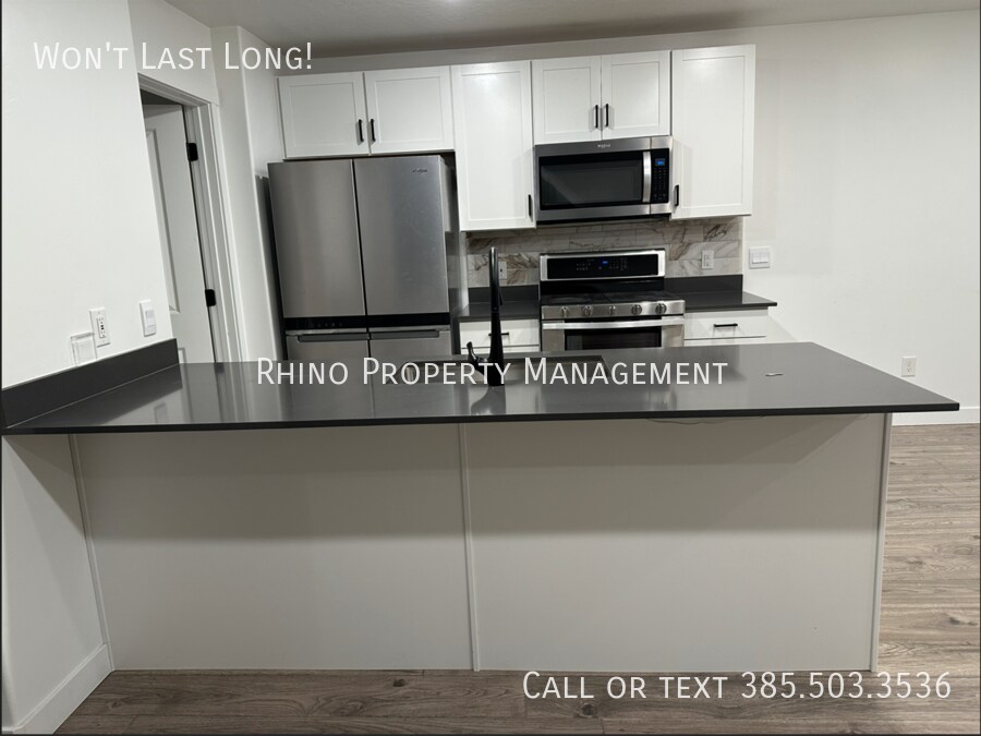 Foto principal - 429 N Northshore Dr