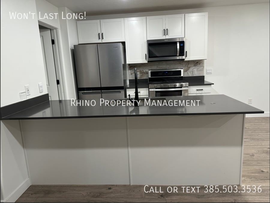 Primary Photo - 429 N Northshore Dr