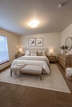 Building Photo - 3503 Cascade Loop