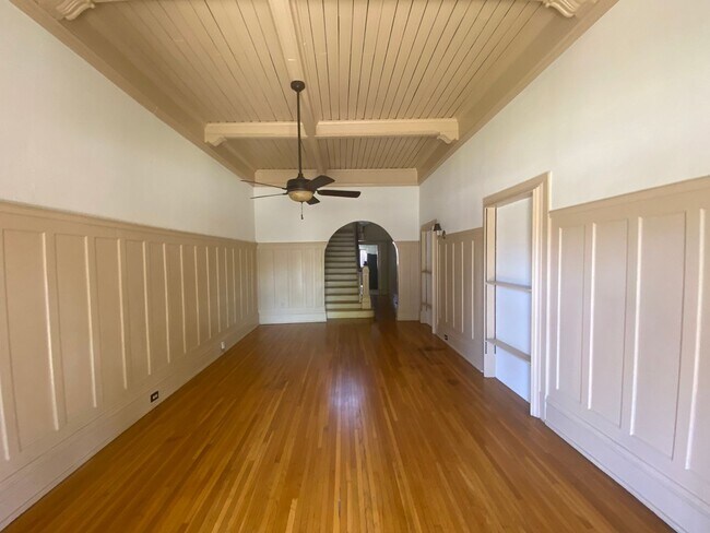 Foto del edificio - Special half off first full months rent !!...