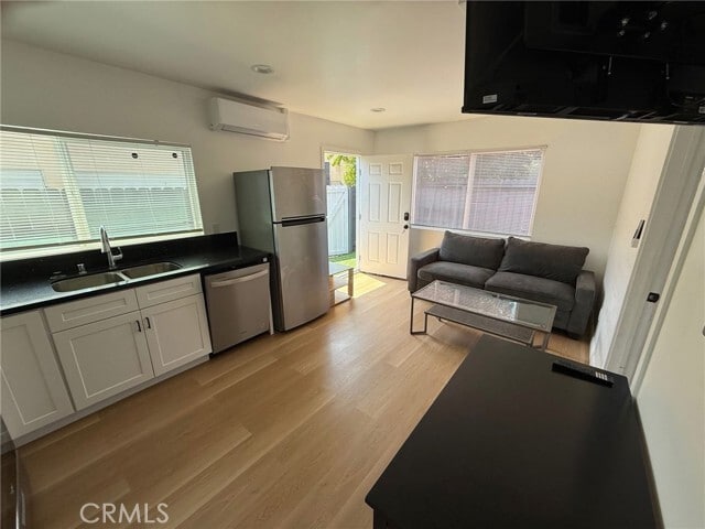 Foto del edificio - 12610 Martha St