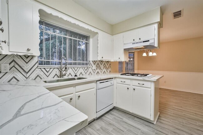 Foto del edificio - 8511 Triola Ln