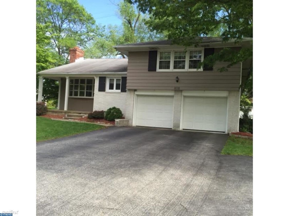 Primary Photo - 808 Hilltop Rd