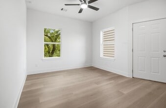 Building Photo - 307 Bolden St