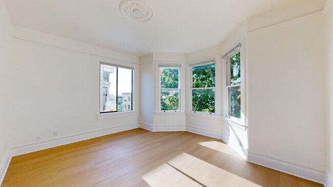 Building Photo - 507 Greenwich St
