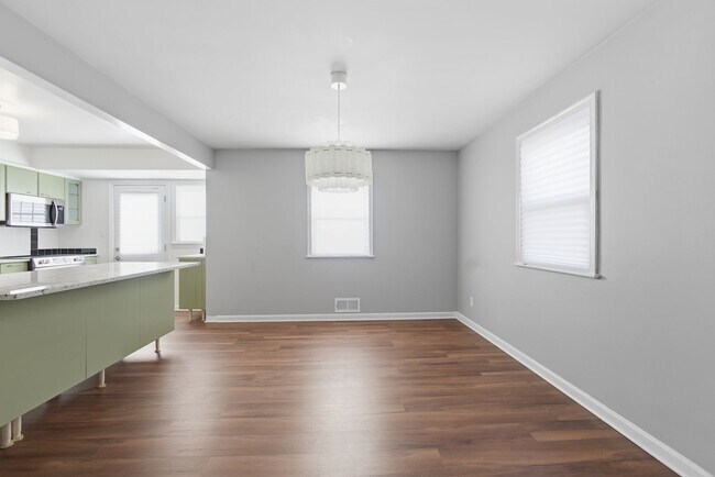 Foto del edificio - Beautiful 5 BR/3 BA Single-Family Home in Hyattsville!
