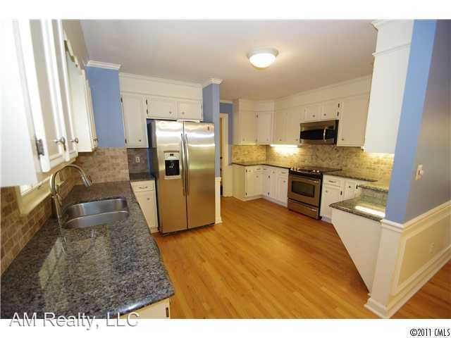 Building Photo - 556 Medearis Dr