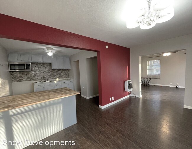 Building Photo - 3 br, 1.5 bath House - 812 Franklin
