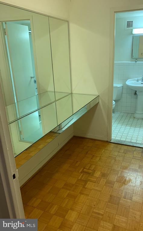 Building Photo - 224-30 W Rittenhouse Square