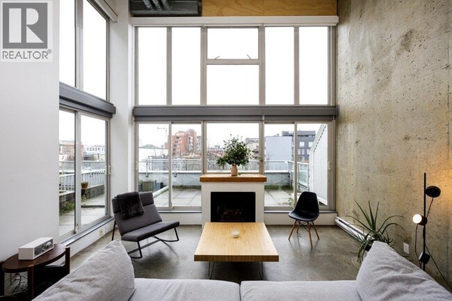 Building Photo - 289 Alexander St