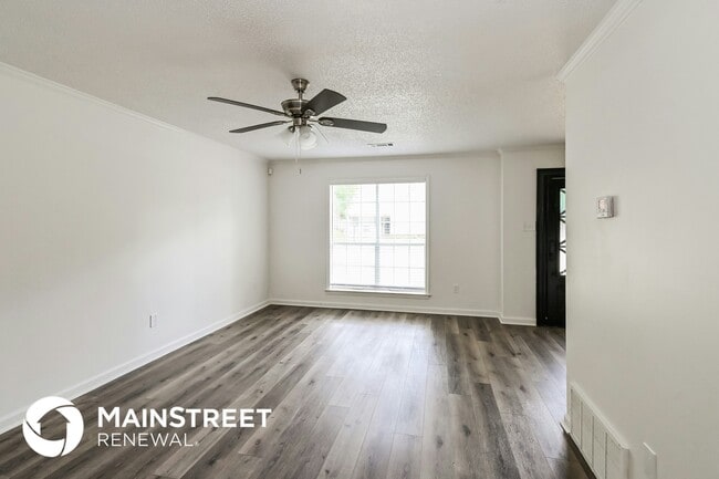 Building Photo - 9406 Slezenger Ln
