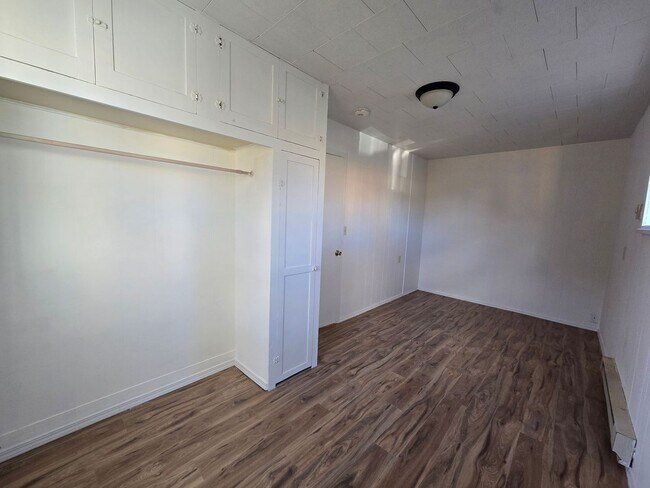 Building Photo - Newly Updated 1 Bed / 1 Bath Bungalow