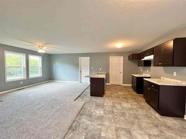 Building Photo - 253 Andrew Cir