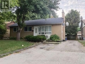 Building Photo - 93 Cartier Crescent