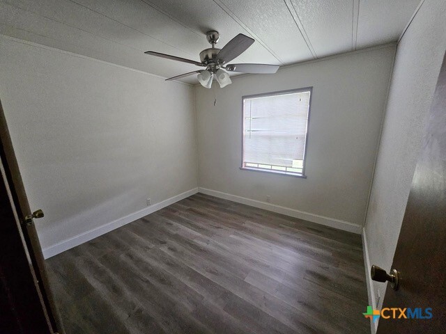 Building Photo - 1203 Karen Dr