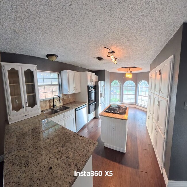 Foto del edificio - 1454 Cromwell Ct