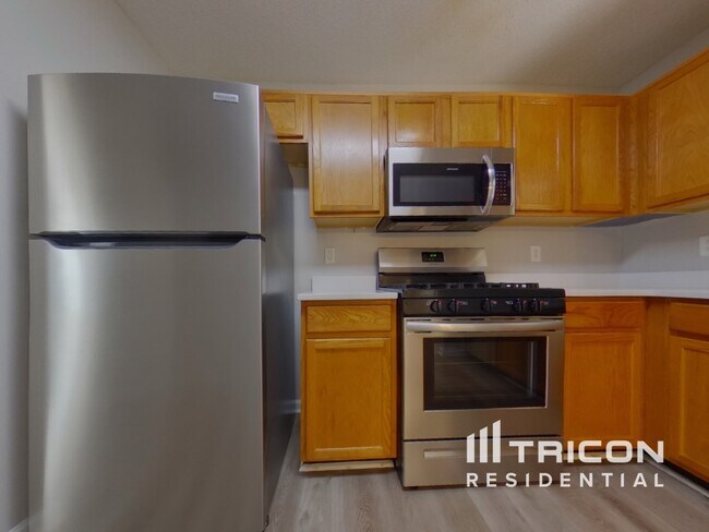 Building Photo - 408 Ivy Crest Dr