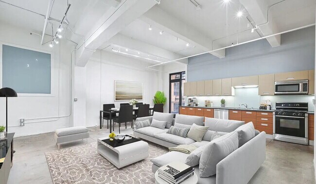 Foto del edificio - Located in the historic Eckardt Building i...