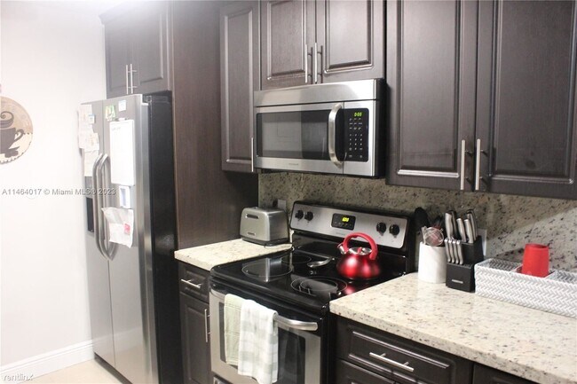 Foto del edificio - 3 br, 1.5 bath House - 1015 SW 82nd Ave
