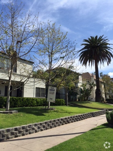 Foto del edificio - 1024 S Westmoreland Ave