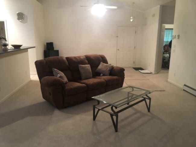 Building Photo - 2040 E Miami Rd