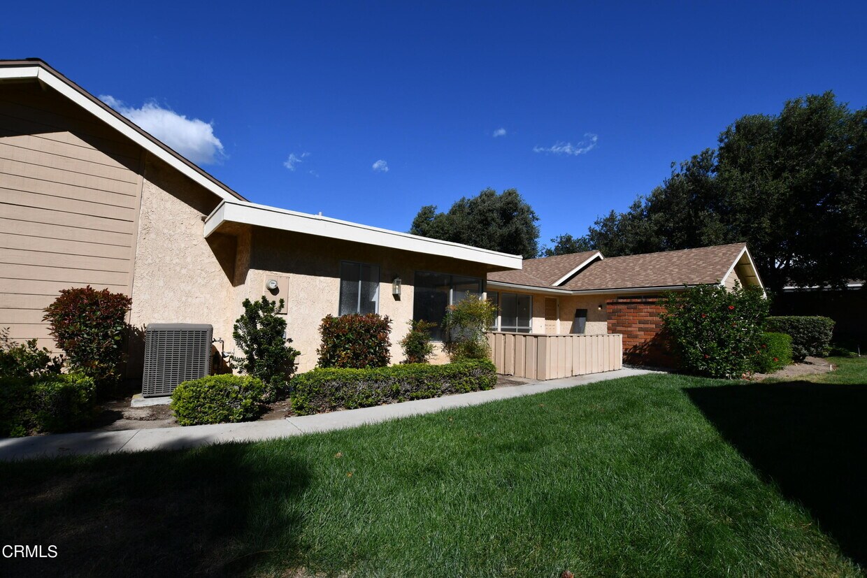 Primary Photo - 15318 Village 15