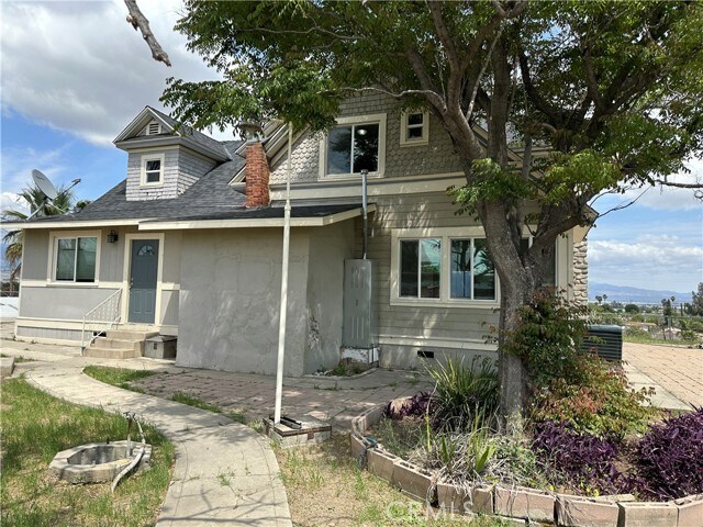 Foto principal - 182 S Rancho Ave