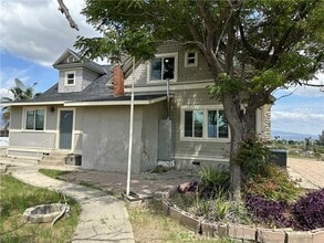 Building Photo - 182 S Rancho Ave