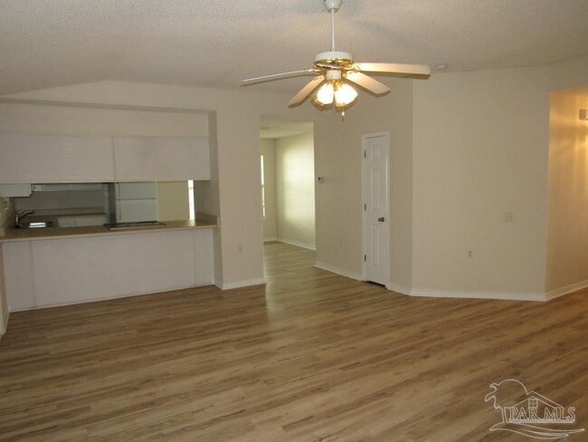 Foto del edificio - 10156 Crest Ridge Dr