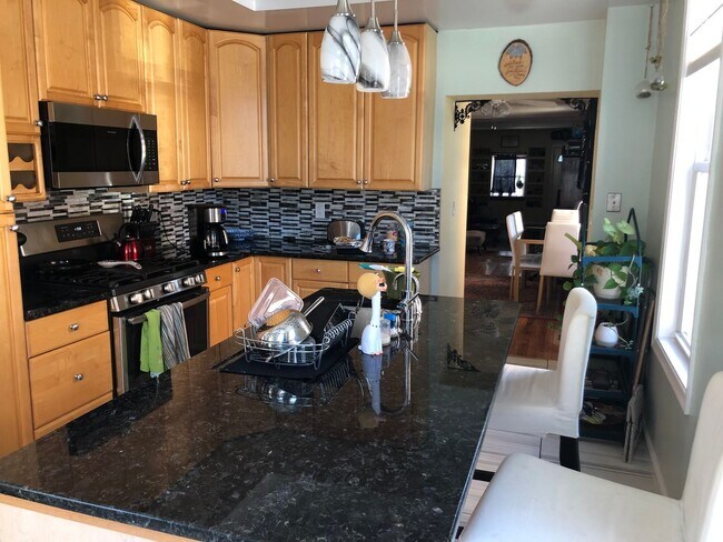 Foto del edificio - Charming 2Bed/3Bath in Riverside MD
