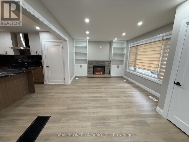 Photo du bâtiment - 294 Burlington Crescent