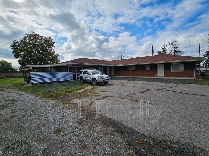 Foto del edificio - 12324 E Broadway Ave