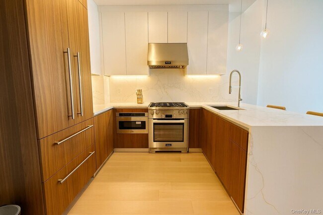 Foto del edificio - 35-32 Leavitt St