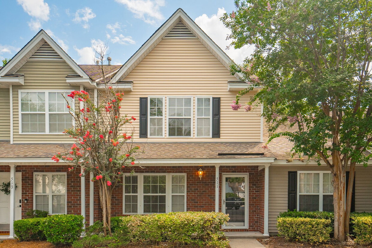 Foto principal - 511 Tayrn Dr
