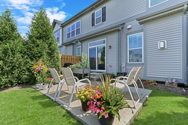 Foto del edificio - 3227 N Heritage Ln