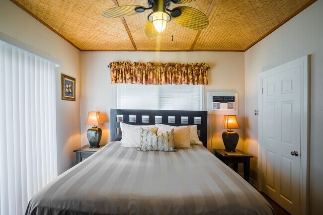 Foto del edificio - Welcome to this stunning 3-bedroom, 3-bathroom beachfront island oasis in the beautiful Hauula, HI.