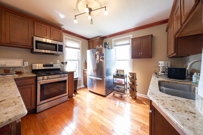 Foto del edificio - 801 NE Lowry Ave