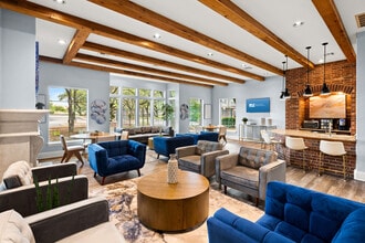 Building Photo - The Estates Of Northwoods