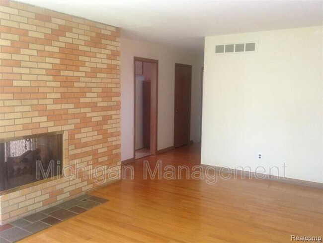 Foto del edificio - 28770 Lorikay St